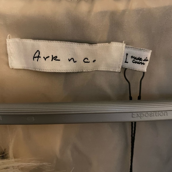 NWT colour block faux fur vest - Picture 2 of 5